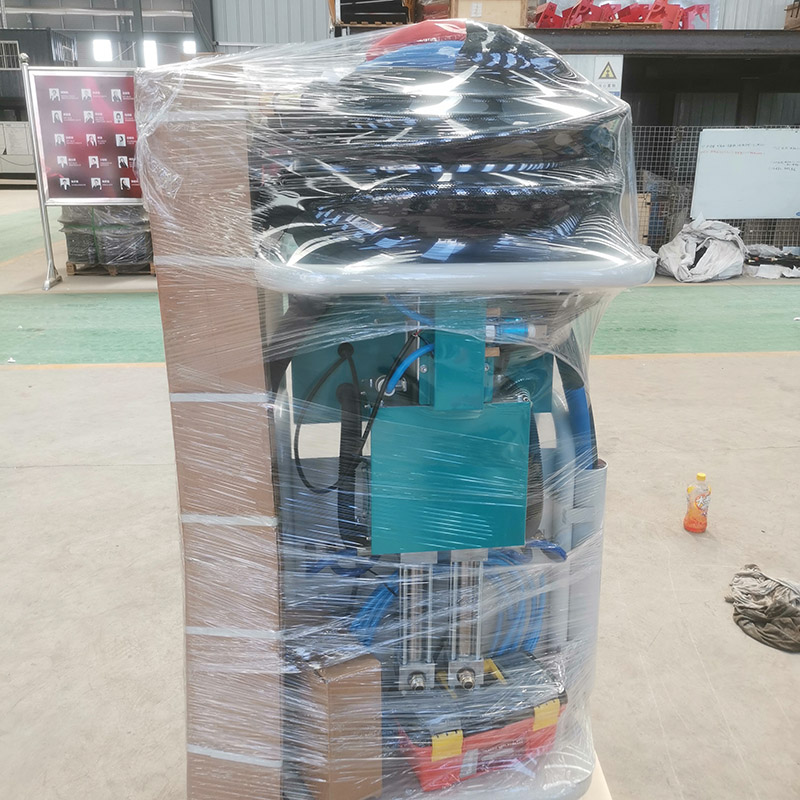 CNMC-E3聚氨酯噴涂機出口俄羅斯